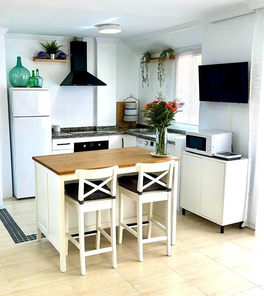 דירה פואנגירולה Atico 2 Habitaciones En Los Boliches ספרד