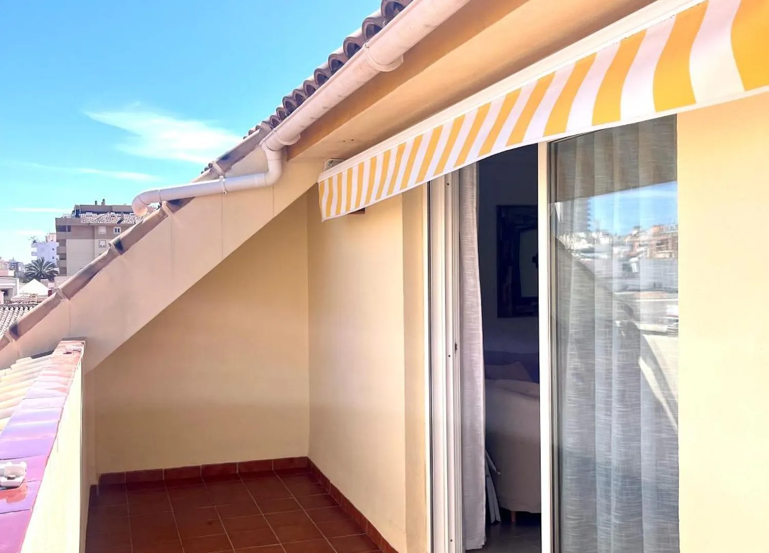 Atico 2 Habitaciones En Los Boliches 丰希罗拉 0*,